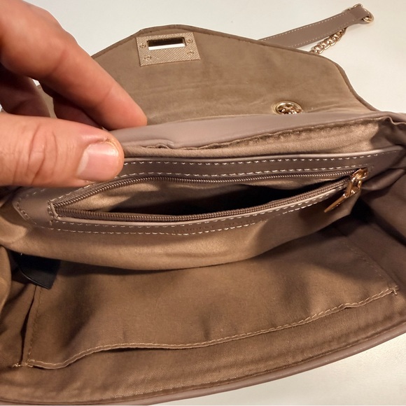 Badgley Mischka Quilted Vegan Crossbody Bag Chain Strap Details Toggle Clasp - Picture 14 of 14